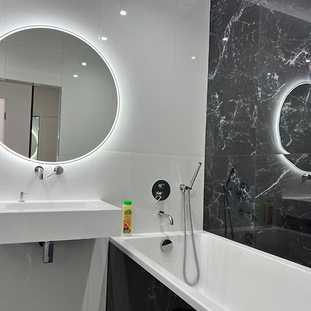 Віп Апартаменти В Районі Автовокзалужк Great House,Жк Арена,Поблизу Обласноі Лікарні Riwne Exterior foto
